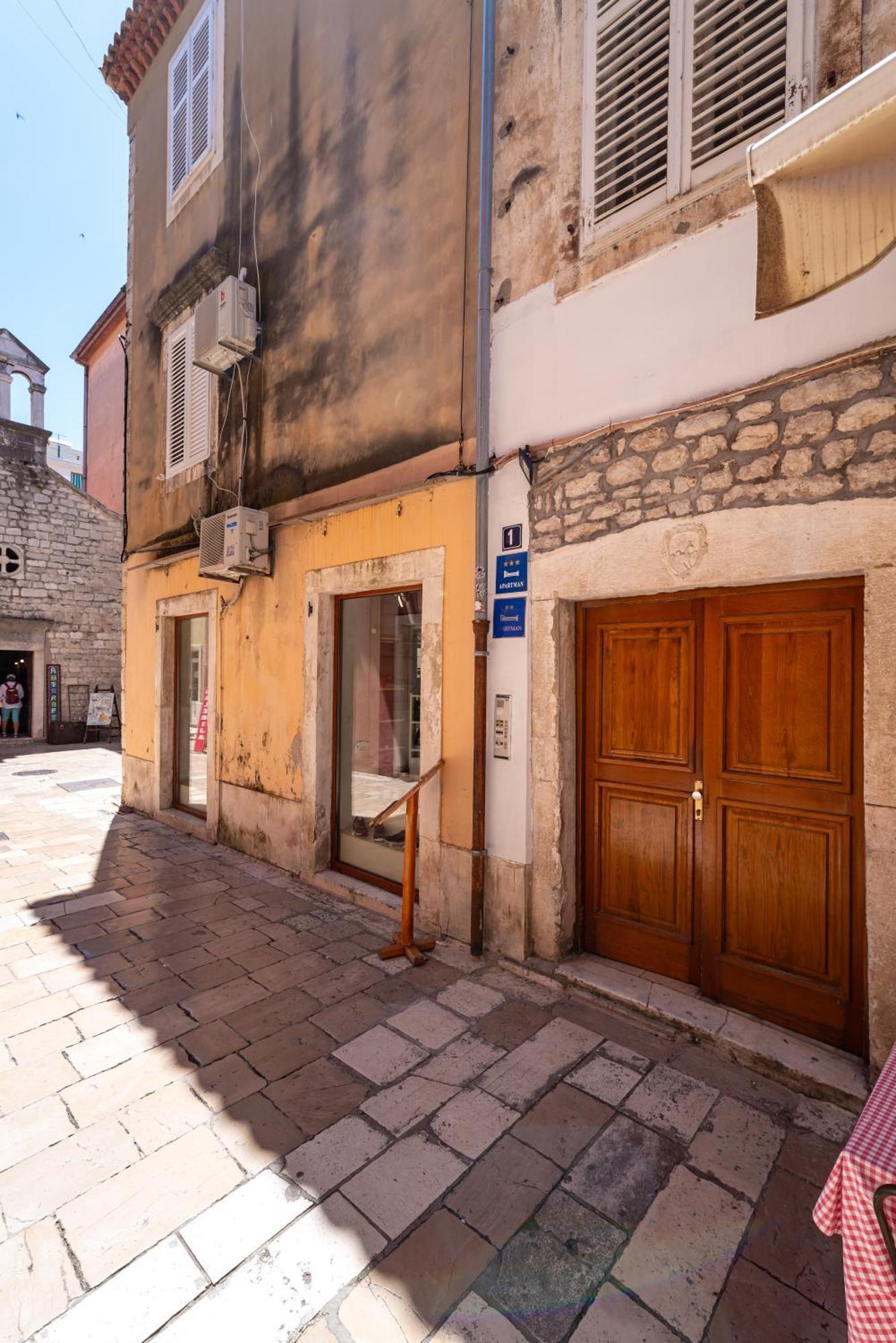 Timeless Antique Old Town With Terrace Apartman Zára Kültér fotó