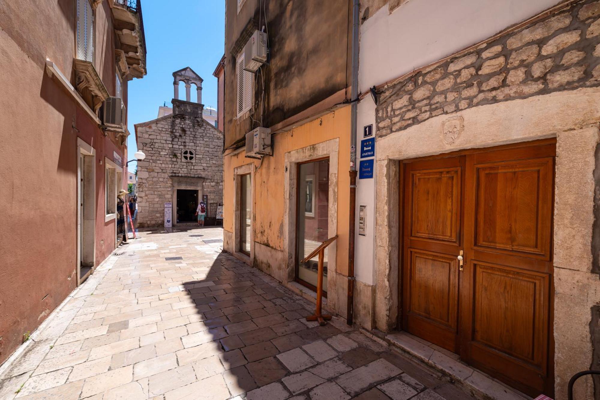 Timeless Antique Old Town With Terrace Apartman Zára Kültér fotó